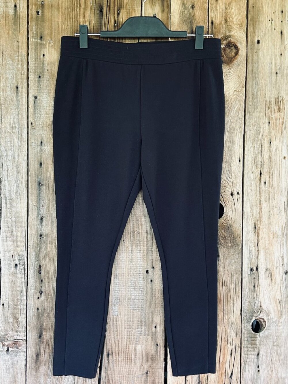 Lands’ End Black Pull On Knit Ankle Pants M/P 10-12 Black